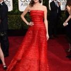 La actriz de Girls, vestida de Armani Privé.