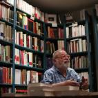 5c8b7ea3360000c81a6d3a4f