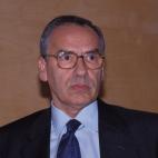 Alfonso Guerra dimitió en 1991 tras el escándalo de los negocios de su hermano Juan.