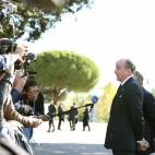 La familia Franco comparece ante los medios en Mingorrubio.