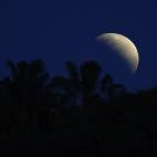 Eclipse parcial de luna en Buenos Aires (Argentina)