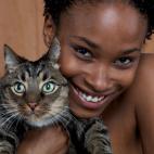 Un estudio de 2001 publicado en Hypertension concluyó que las personas tomando medicamentos para la hipertensión, mostraron niveles de presión sanguínea nivelados durante momentos de estrés cuando estaban cerca de una mascota.