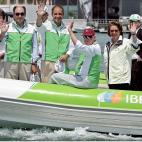 La Copa América se convirtió en la gran apuesta de la Valencia del lujo que querían proyectar Camps y Barberá. Alta competición náutica, patrocinadores internacionales como Louis Vuitton y Prada, fiestas en el Marcado Central con Naomi Cam...