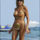 5c8aa1e62400000a05a35d43