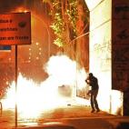 Protestas ciudadanas cerca del Palacio de Guanabara en Rio de Janeiro, producidas el pasado lunes 22 de julio. La Policía y los manifestantes antigobierno chocaron en las inmediaciones del Palacio, que acogía la ceremonia de bienvenida del Pap...
