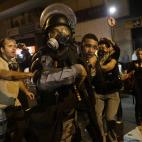 Protestas ciudadanas cerca del Palacio de Guanabara en Rio de Janeiro, producidas el pasado lunes 22 de julio. La Policía y los manifestantes antigobierno chocaron en las inmediaciones del Palacio, que acogía la ceremonia de bienvenida del Pap...