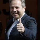 5c8aa085360000c81a6bbc85