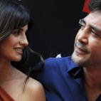 Fue en 2007 cuando se hizo público el romance entre los dos actores españoles, y en julio de 2010 se casaron en secreto en Bahamas. Leo y Luna son los retoños de la pareja.