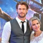 El australiano y la española se conocieron cuando estudiaban para perfeccionar su acento, y en 2010 se casaron en una isla del océano Índico. Son padres de una nena llamada India Rose, y de los gemelos Tristan y Sasha.