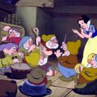 21 de diciembre de 1937. Estreno de Blancanieves y los 7 enanitos, primer largometraje de la compañía.