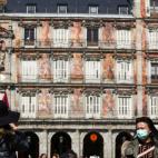 Las mascarillas han 'invadido' los principales puntos tur&iacute;sticos de Espa&ntilde;a, como la Plaza Mayor de Madrid