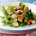 Evite durante el viaje las comidas copiosas, ya que producen efectos negativos como somnolencia y digestiones pesadas.