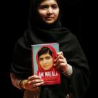 "Yo estaba aterrorizada. Lo único que sabía es que Alá me había bendecido con una nueva vida", contaba la joven en su autobiografía Yo soy Malala, un best-seller internacional que salió en octubre de 2013, y que fue en parte ignorado en su...
