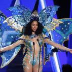 5c8b77fe250000e203cabfc3