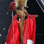 5c8b7806240000f404a4cc7b