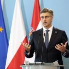 El primer ministro de Croacia, Andrej Plenkovic, con HDZ y HNS.