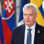 Antti Rinne, de Finlandia, suma a SDP + Keskusta + VIHR + VAS + SFP/RKP.