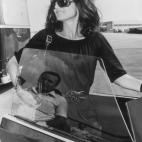 Otras de sus grandes gafas, con los bordes de pasta.