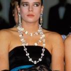 5c8b2cce3b000054066d2743