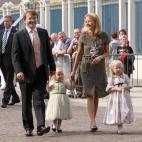 5c8b7d7a2400006d054d9d63