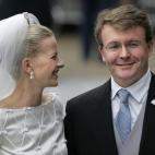 5c8b7d7e230000dd0424de2a