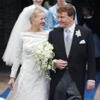 5c8b7d7e2400006b054d9d72