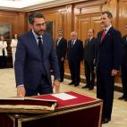 5c8a3ec02400000a05a2d41e