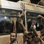 5c8b7d83200000430470e578