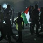 5c8b7d83230000040124de3e