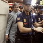 Francisco Álvarez-Cascos, a su salida de la Audiencia.