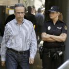 El cajero del PP Antonio Ortiz, tras declarar como testigo ante el juez de la Audiencia Nacional Pablo Ruz.