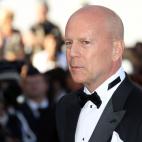 5c8aeac3230000040123eace