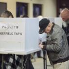 5c8b28dd240000f404a43e66