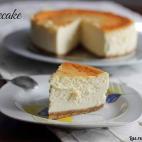 Ingredientes: galletas mar&iacute;a, mantequilla, queso cremoso, az&uacute;car blanco, huevos, harina, nata para montar y esencia de vainilla.Sigue aqu&iacute; la receta