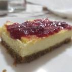 Ingredientes: queso de untar, leche, az&uacute;car, huevos, harian, galletas y mantequilla.Sigue aqu&iacute; la receta