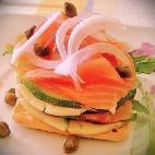 Con queso havarti, cebolleta y alcaparras. Mira aquí cómo prepararlo.