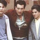 5c8a4261260000e104fe1c49