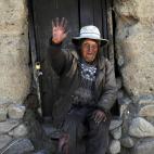 5c8b7bd2360000e01c6d32f3