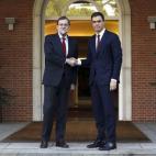 5c8b559d240000f404a4764a