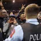 5c8b317f250000e203ca46ad