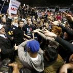 5c8b317f240000f7054d15c8