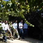 Rajoy pasea junto al cauce del río Umia durante algo menos de un kilómetro, en Vilanova de Arousa (Pontevedra)