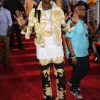 5c8aeb2520000045046ff59b