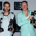 5c8aeb2e2400004205a3e6b1