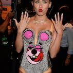 5c8b59e9240000f7054d41b7