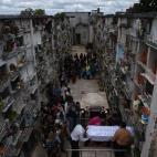 5c8ab21720000045046f9223