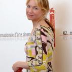 5c8a7675360000ba1a6b812a