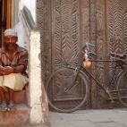 Zanzíbar es el destino de las playas de arena blanca. La ciudad de una pequeña isla de la costa africana. Su zona más importante es Stone Town, el centro histórico de una ciudad declarada Patrimonio de la Humanidad por su especial arquitectu...