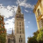 Ya lo dice la canción, Sevilla tiene un color especial. Su casco histórico es de los más grandes de Europa y es la cuarta ciudad más visitada de España. Si hay que hablar de sus cualidades, siempre te quedas corto. Si quieres más, aquí ti...