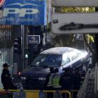 5c8b6631230000dd0424a2f5